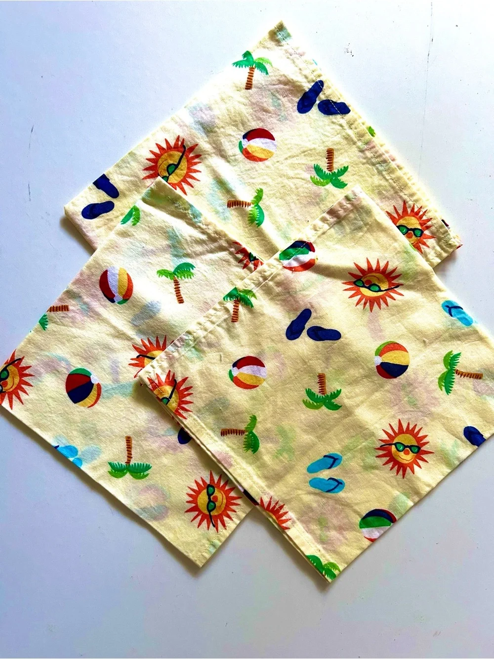 7 Vintage Beach Print Cotton Fabric Napkins, 17” Square, Yellow Background NWOT